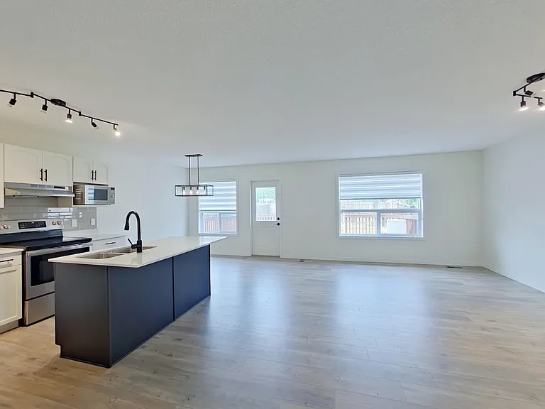 524 90th St SW — Photo 3
