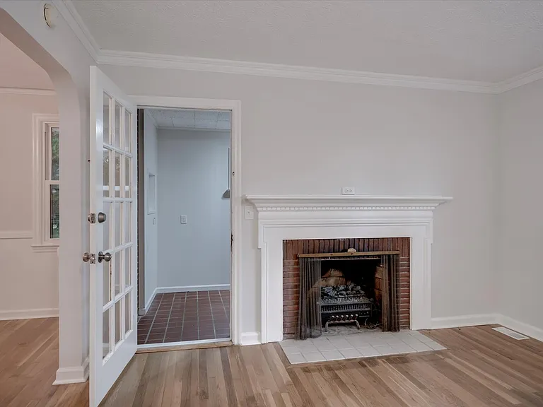 1839 Robin Rd — Photo 6