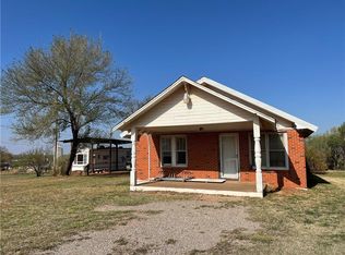 1002 Whiteshield St, Hammon, OK 73650