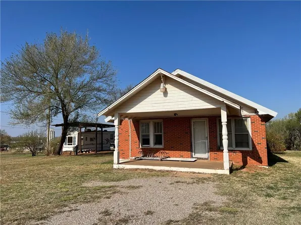 1002 Whiteshield St, Hammon, OK 73650