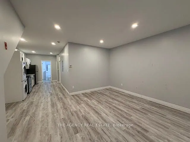 284 Talbot St — Photo 8