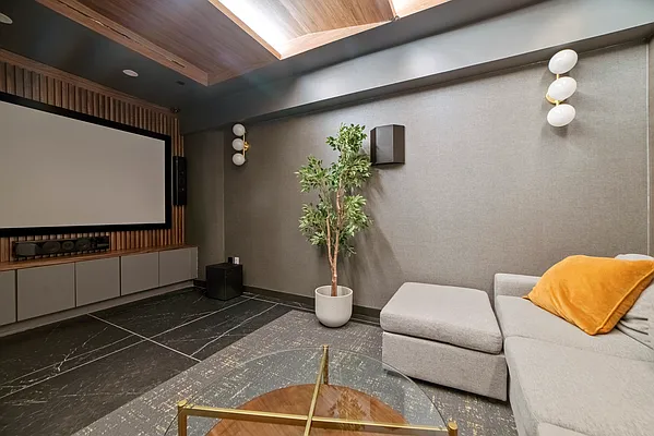 Rented by Twin Group | media 37