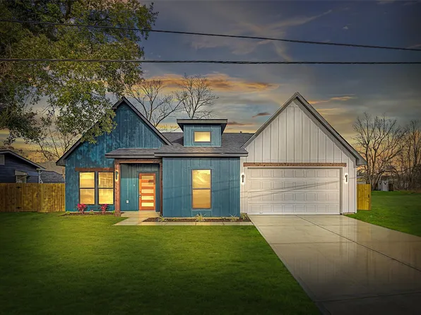 1807 Waco St, Dayton, TX 77535