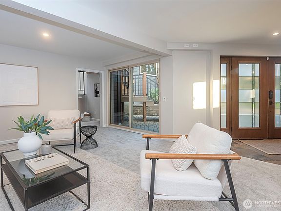 5th image of 18631 E Spring Lake Drive SE