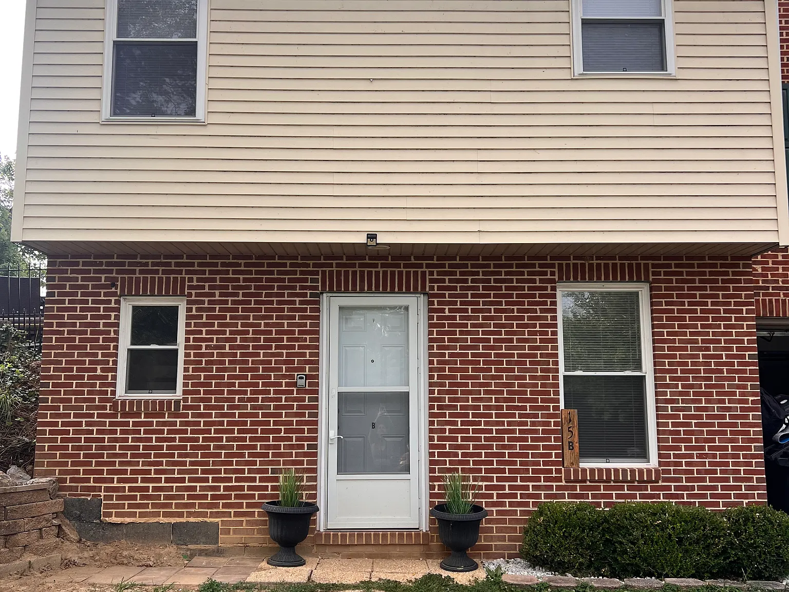 2 bed, 1.5 bath, 825 sqft, $1,700 — Photo 1