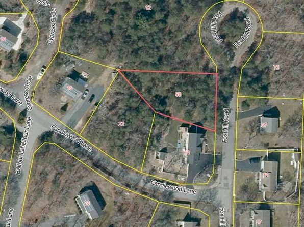 68 Fox Hill Rd, Mashpee, MA 02649