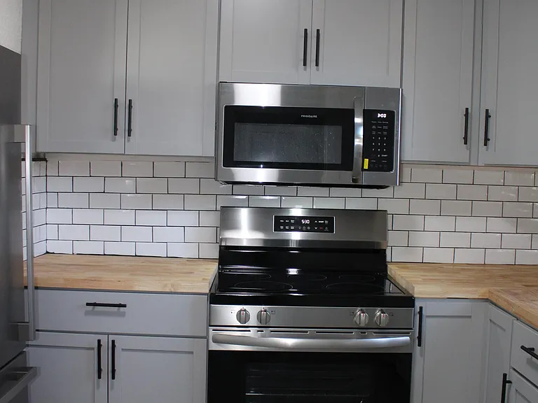 904 S 3rd St — Photo 3