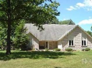 6571 Clover Ln, Lambertville, MI 48144