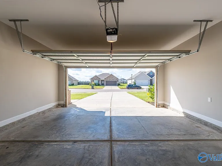 106 Elaina Grey Ct — Photo 23