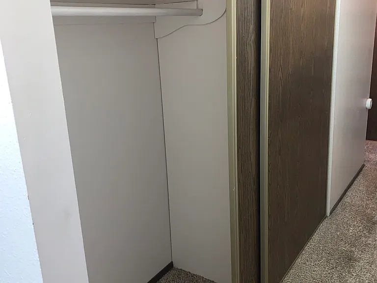 Hidden Lake Apartments — Photo 30