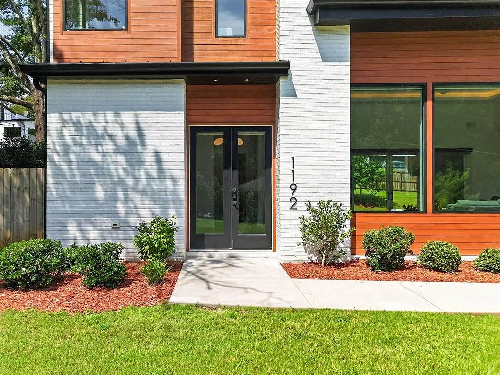 5 bed, 5.0 bath, 3316 sqft, $6,500 — Photo 4