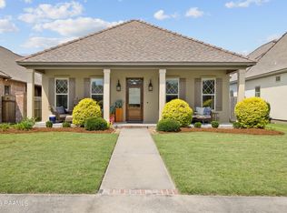 328 Dunvegan Ct, Lafayette, LA 70503