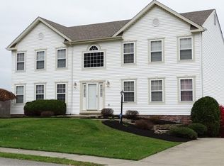 325 Green Fields Ct, Cranberry Township, PA 16066