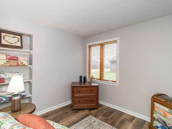 5th image of 6062 Debra Ct
