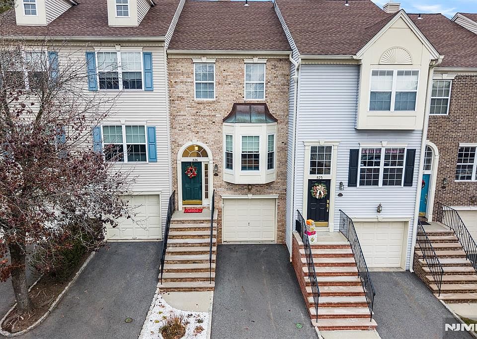 1st image of 826 Georgetown Dr