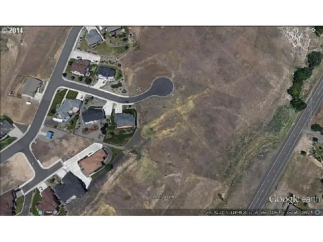 2205 NW Ingram Ave photo 1