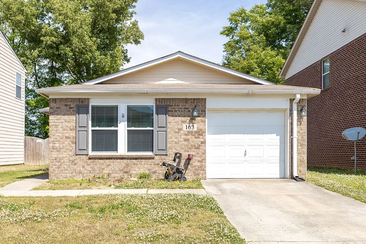 Building Photo - 163 Sedgewick Dr