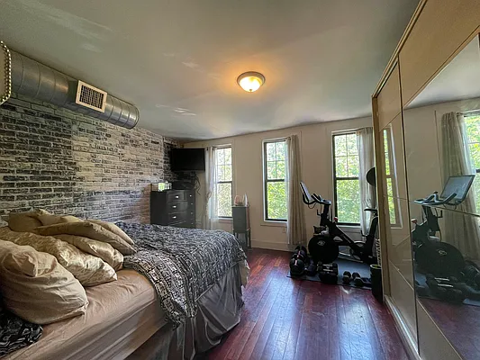 Rented by Compass | media 37