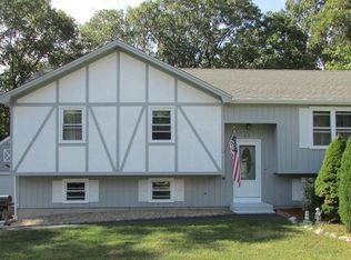 60 Little Tree Ln, Bellingham, MA 02019