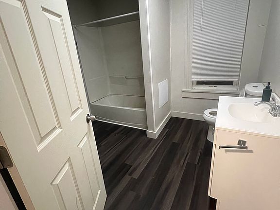 2nd image of 23 Salina St Floor 2