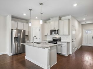 427 Palmetto Dr, Columbia, TN 38401