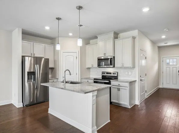 427 Palmetto Dr, Columbia, TN 38401