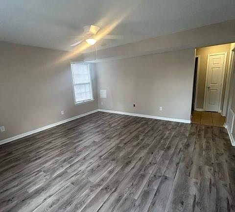 2nd image of 555 Joy Ave APT 1