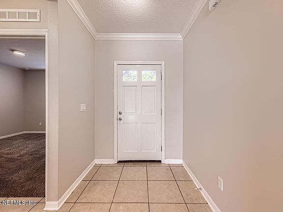 4th image of 15724 LEXINGTON PARK Boulevard