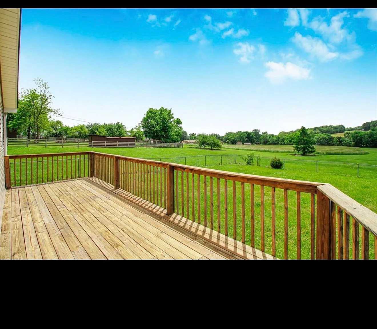 2 bed, 960 sqft, $1,350 — Photo 2
