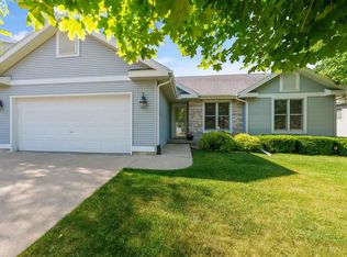 5467 Quarry Hill Dr, Fitchburg, WI 53711