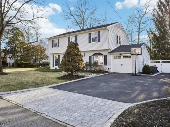 4 Delbarton Dr, Madison Boro, NJ 07940