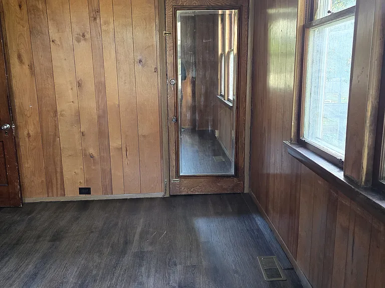 231 Thomson Ave #1 — Photo 28