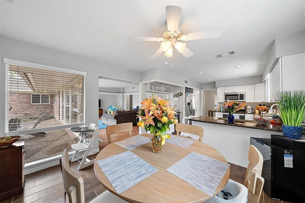 5 bed, 2.5 bath, 3172 sqft, $3,750 — Photo 1