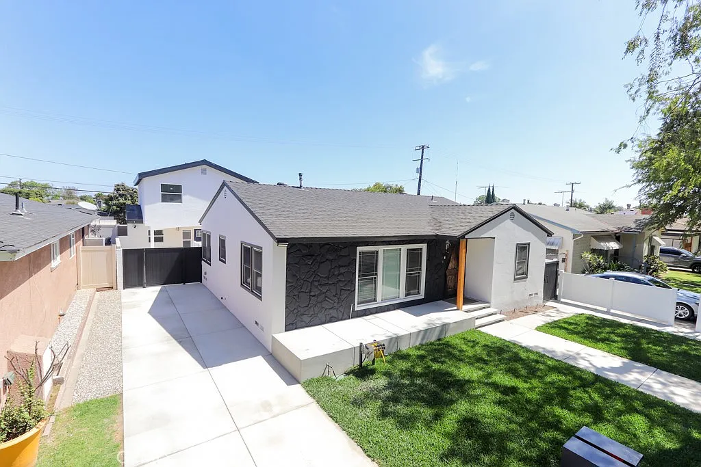 3 bed, 1000 sqft, $3,950 — Photo 1