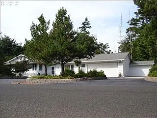 4867 Oceana Dr photo 1