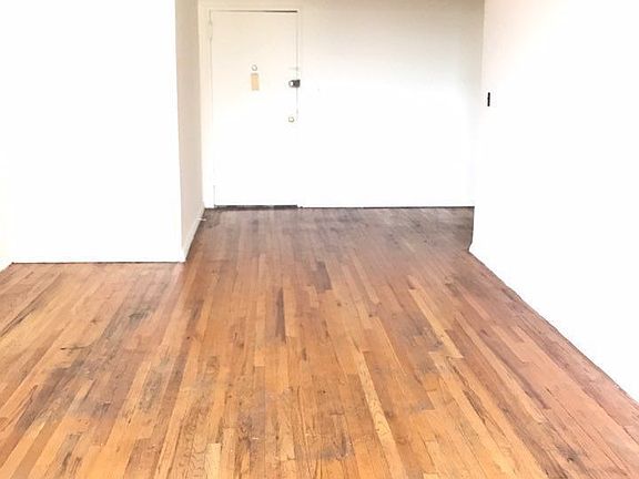 3rd image of 4014 62nd St APT 5A