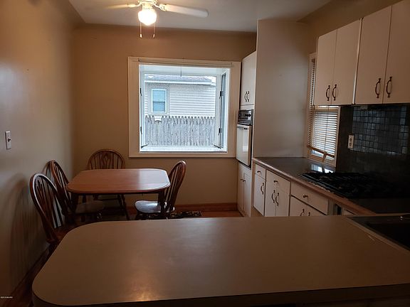 5th image of 3825 Loraine Ave SW