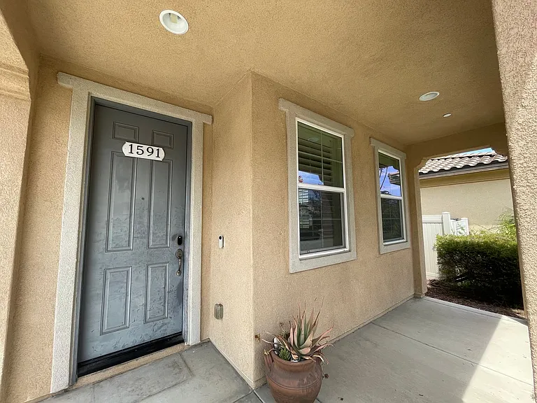 1591 Stow Grove Ave — Photo 2