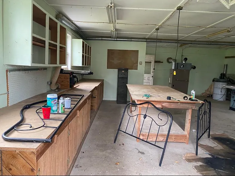 38 West Ave — Photo 22