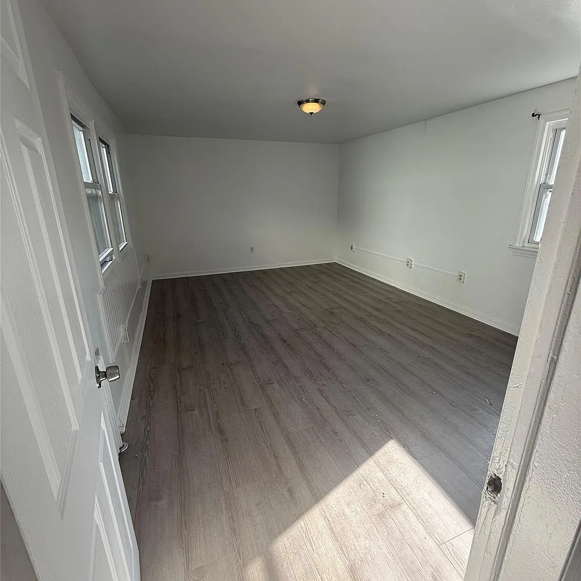 3 bed, 1.0 bath, 1899 sqft, $2,500 — Photo 1