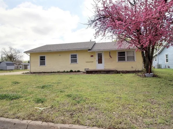 1201 W Oklahoma Ave, Arkansas City, KS 67005