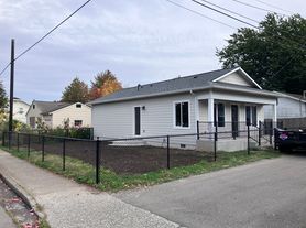 2302 Maple St, Everett, WA