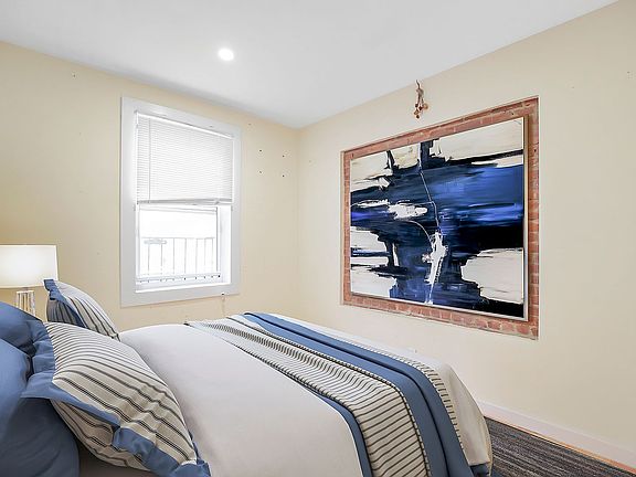 3rd image of 232 W 135th St #3E