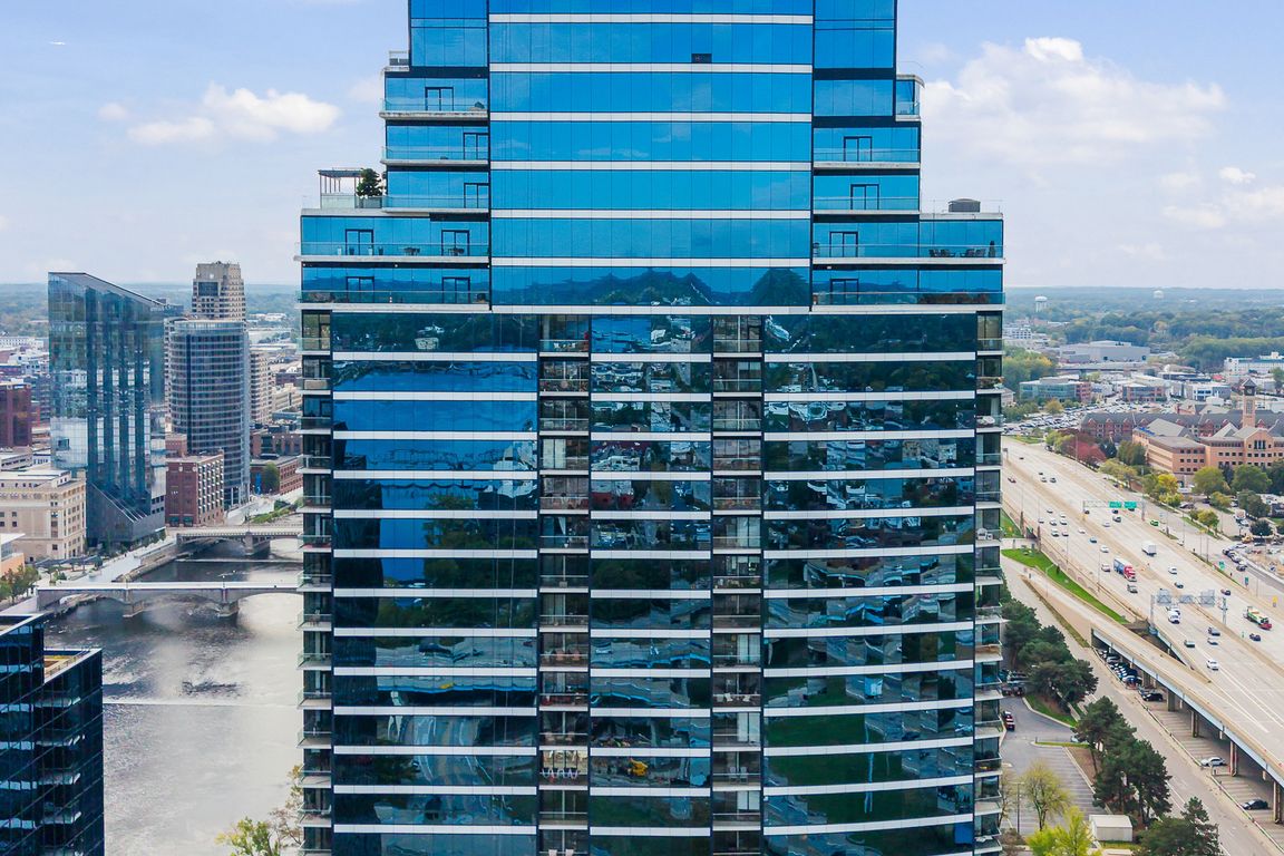 next background image