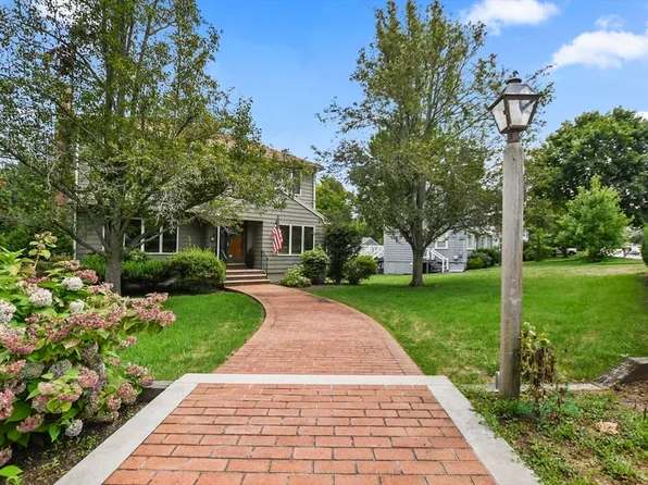 146 Winn St, Burlington, MA 01803