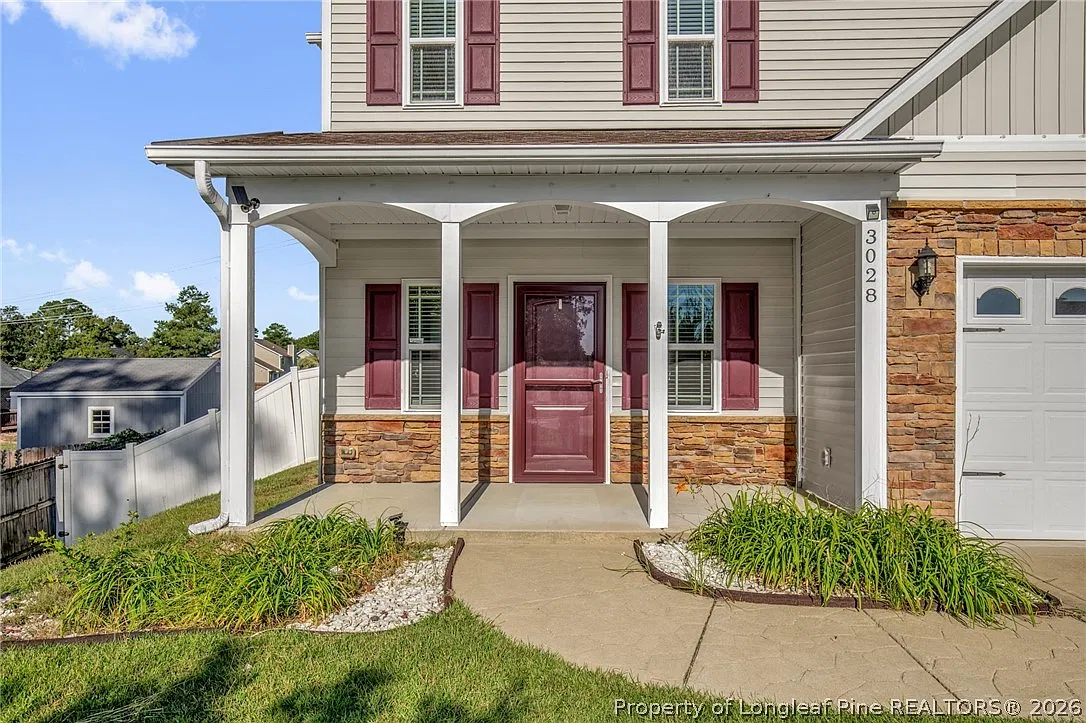 4 bed, 2.5 bath, 2050 sqft, $2,200 — Photo 4