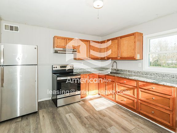 384027_005_kitchen_5.jpg
