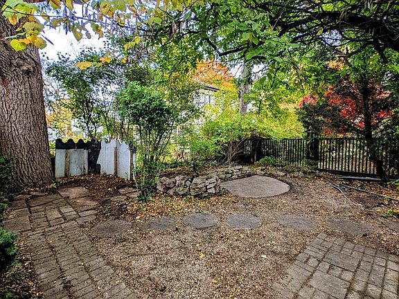 29th image of this home