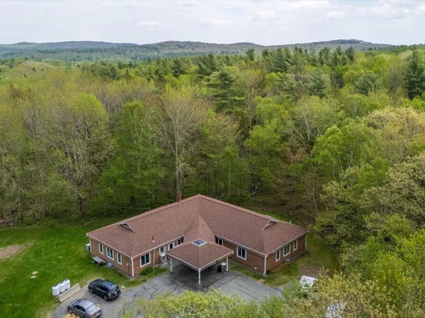 293 Ludwig Road, Hope, ME 04847