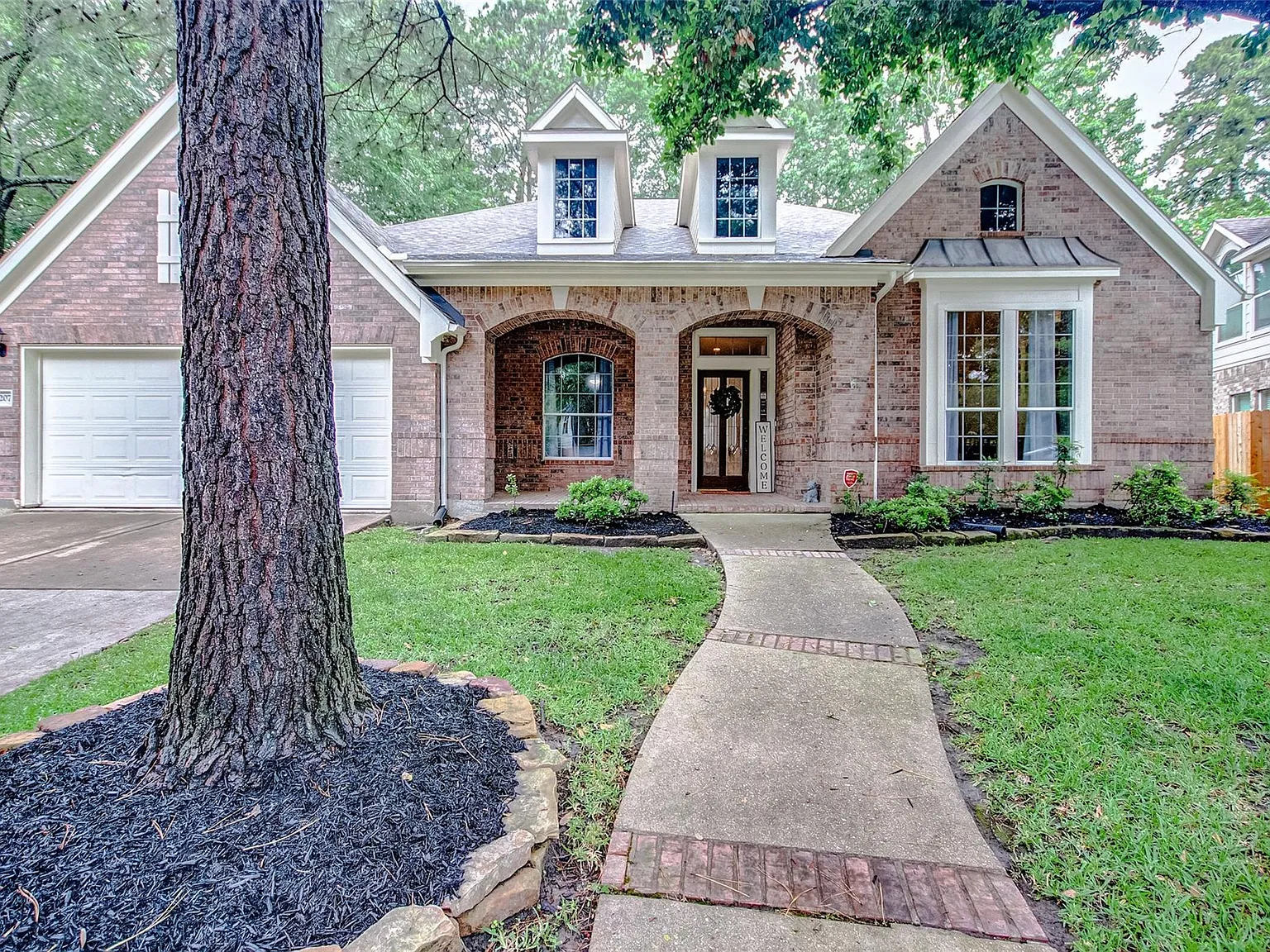 4 bed, 3.5 bath, 3912 sqft, $3,750 — Photo 4